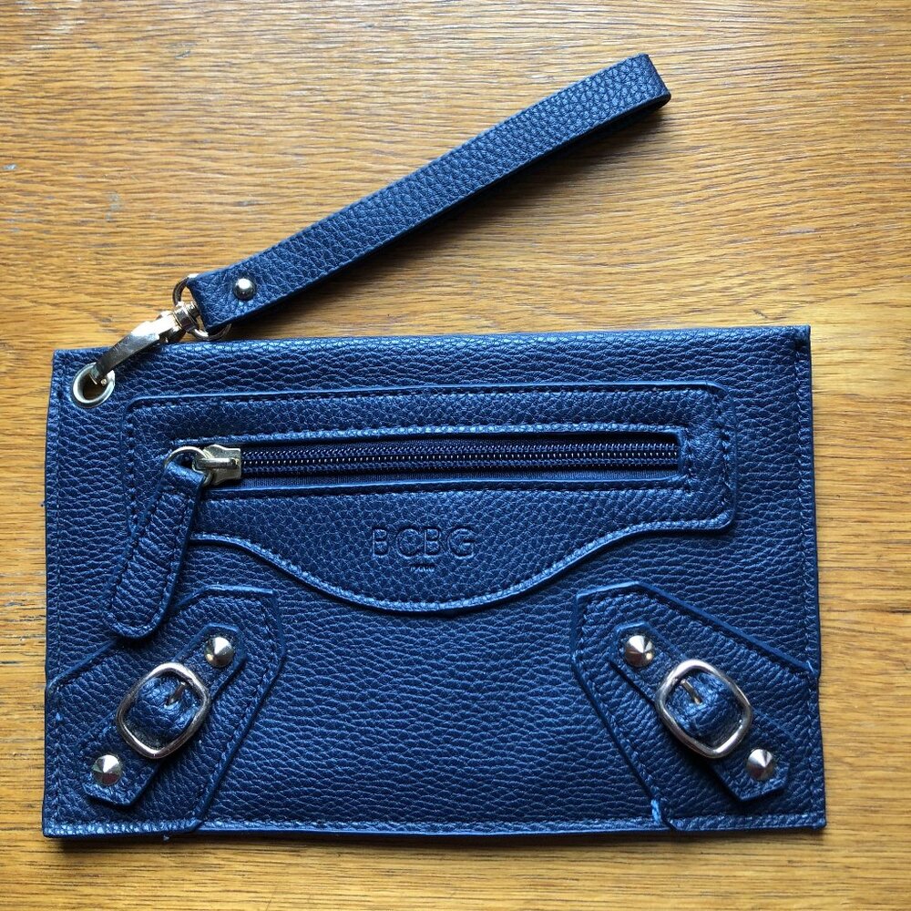 BCBG GENERATION Navy Clutch/Wristlet with gold zippers